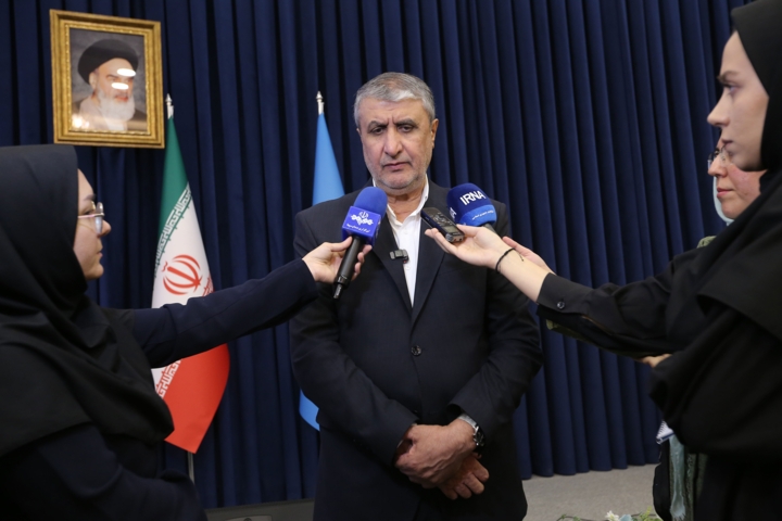 ایرانیان باید اثر دستاورد علمی را لمس کنند