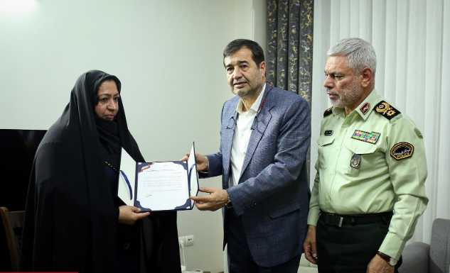 دیدار وزیر ورزش و جوانان با خانواده شهید ورزشکار حامد ضابط دیدار وزیر ورزش و جوانان با خانواده شهید ورزشکار حامد ضابط