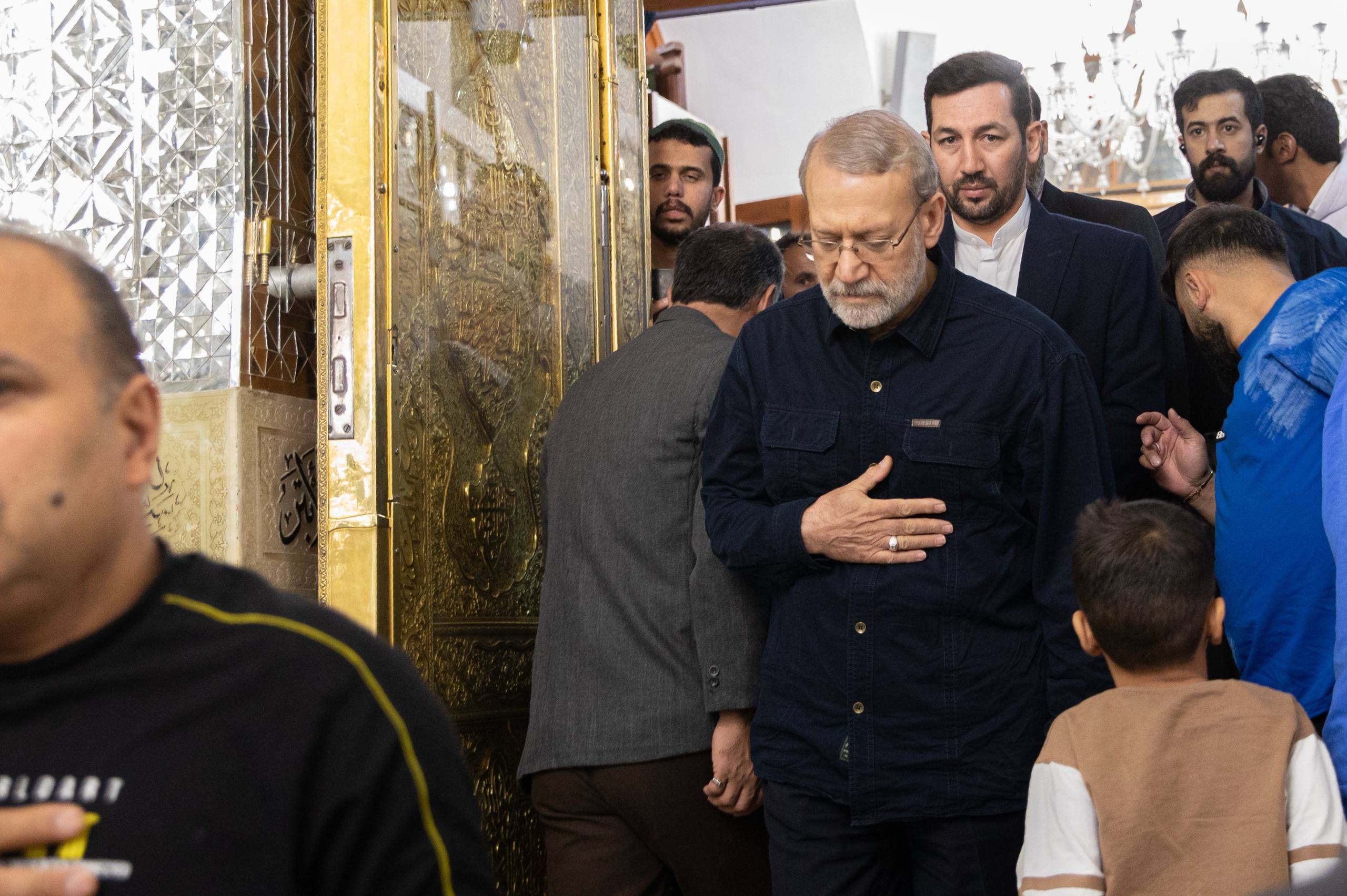 لاریجانی به حرم مطهر امام رضا (ع) رفت لاریجانی به حرم مطهر امام رضا (ع) رفت