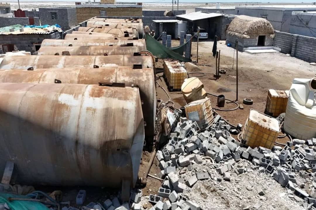 صدور کیفرخواست برای ۱۶۶ متهم قاچاق سوخت در بندرکلاهی میناب صدور کیفرخواست برای ۱۶۶ متهم قاچاق سوخت در بندرکلاهی میناب