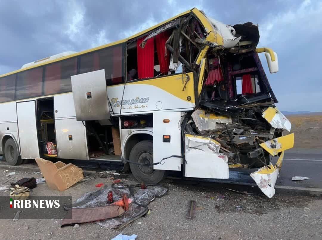 برخورد اتوبوس با تریلی در محور سلفچگان قم با ۱۵ مصدوم برخورد اتوبوس با تریلی در محور سلفچگان قم با ۱۵ مصدوم