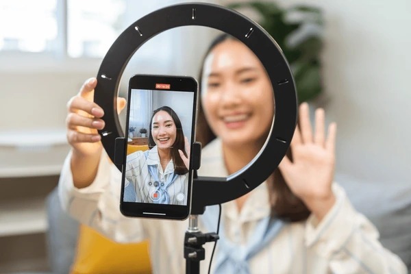 اگر تخصصش را نداری سکوت کن اگر تخصصش را نداری سکوت کن