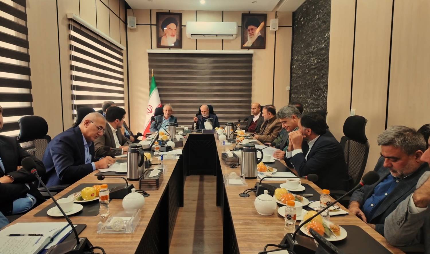 احداث نیروگاههای برق خورشیدی به همت توان مردمی و بخش خصوصی تسریع خواهد شد(توضیح سردبیر اینکه با اقای عابدینی هماهنگ شده که خبر های این حوزه رو اقتصاد کلان پوشش دهد.) احداث نیروگاههای برق خورشیدی به همت توان مردمی و بخش خصوصی تسریع خواهد شد(توضیح سردبیر اینکه با اقای عابدینی هماهنگ شده که خبر های این حوزه رو اقتصاد کلان پوشش دهد.)