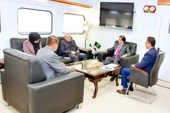 تاکید ایران و پاکستان بر اهمیت احیای قطار باری «اسلامآباد–تهران–استانبول» برای تقویت روابط تجاری تاکید ایران و پاکستان بر اهمیت احیای قطار باری «اسلامآباد–تهران–استانبول» برای تقویت روابط تجاری