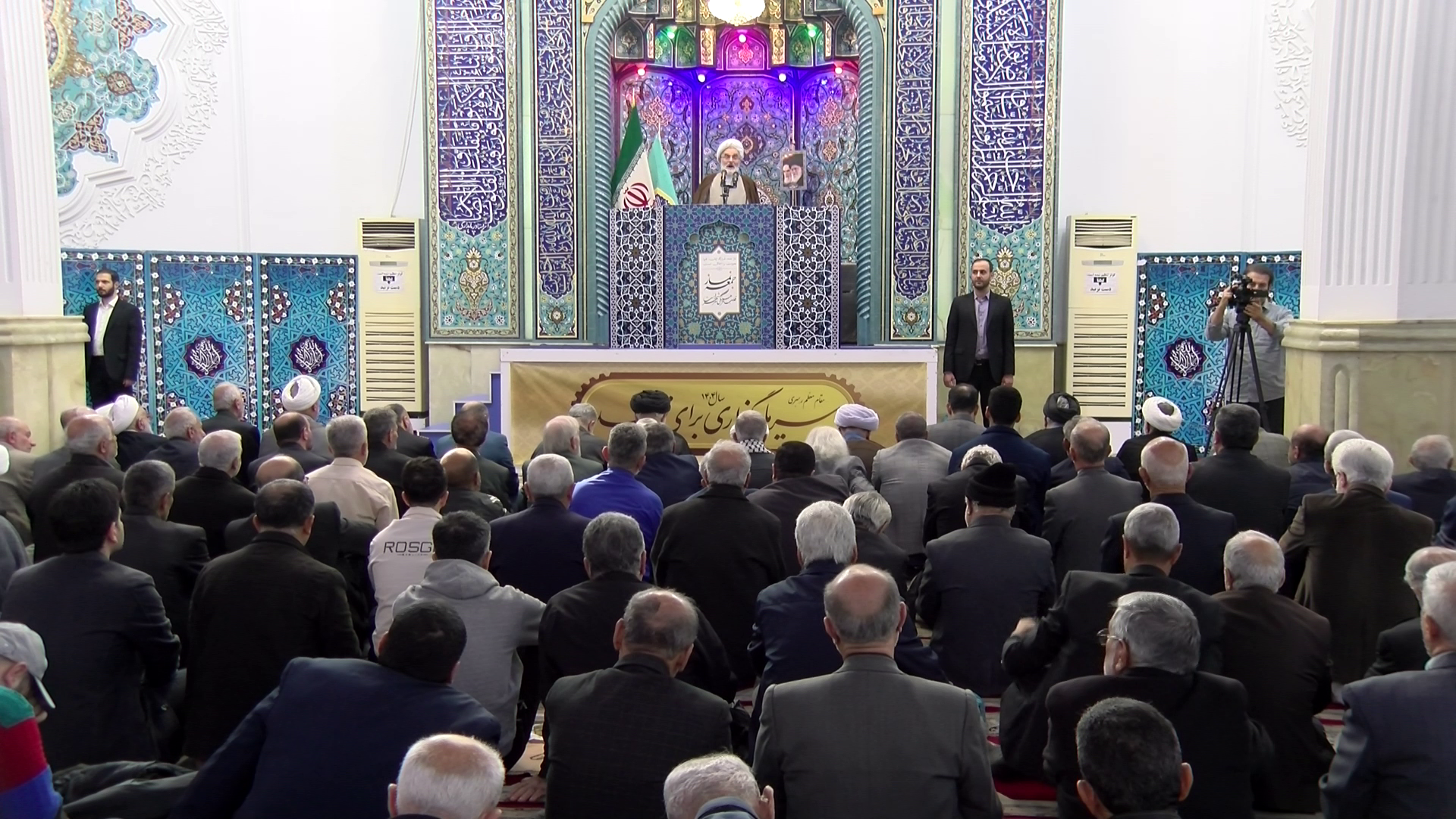 مقام والا و جایگاه زن در دین اسلام و جامعه اسلامی مقام والا و جایگاه زن در دین اسلام و جامعه اسلامی