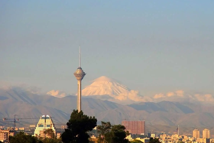 هوای تهران ناسالم برای گروههای حساس هوای تهران ناسالم برای گروههای حساس