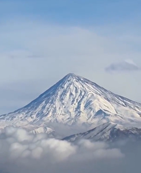 سفیدپوش شدن قلۀ دماوند در بارش‌های اخیر