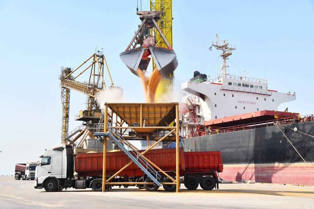 تخلیه و بارگیری کالا در بندر امام خمینی از ۳۲ میلیون تن گذشت تخلیه و بارگیری کالا در بندر امام خمینی از ۳۲ میلیون تن گذشت