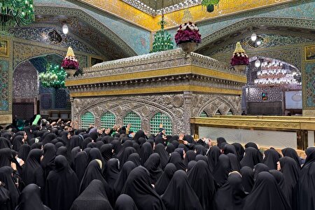 برگزاری مراسم غبارروبی ضریح مطهر امام رضا (ع) با حضور بانوان