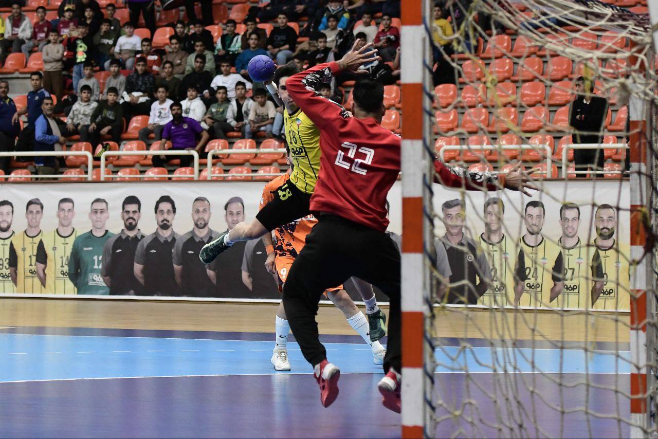 لیگ برتر هندبال؛ نبرد استقلال و سپاهان در کازرون