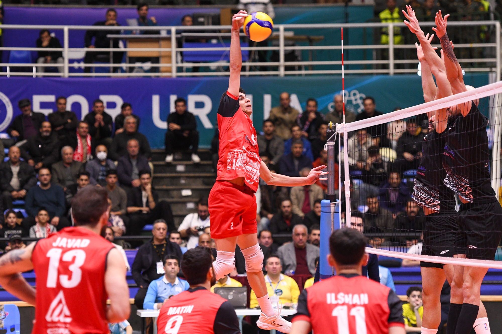 هفته پنجم لیگ برتر والیبال ایران؛ نمایندگان یزد و سیرجان همچنان بدون شکست هفته پنجم لیگ برتر والیبال ایران؛ نمایندگان یزد و سیرجان همچنان بدون شکست