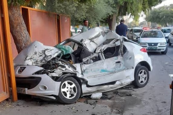 حادثه رانندگی در بندرعباس جان راننده را گرفت حادثه رانندگی در بندرعباس جان راننده را گرفت