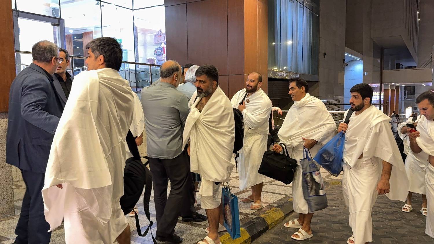 قهرمانان کشتی آزاد ایران وارد مکه شدند قهرمانان کشتی آزاد ایران وارد مکه شدند