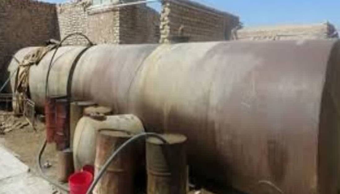 کشف ۲۰۰هزار لیتر فرآوردههای نفتی خارج از شبکه توزیع در نجفآباد کشف ۲۰۰هزار لیتر فرآوردههای نفتی خارج از شبکه توزیع در نجفآباد