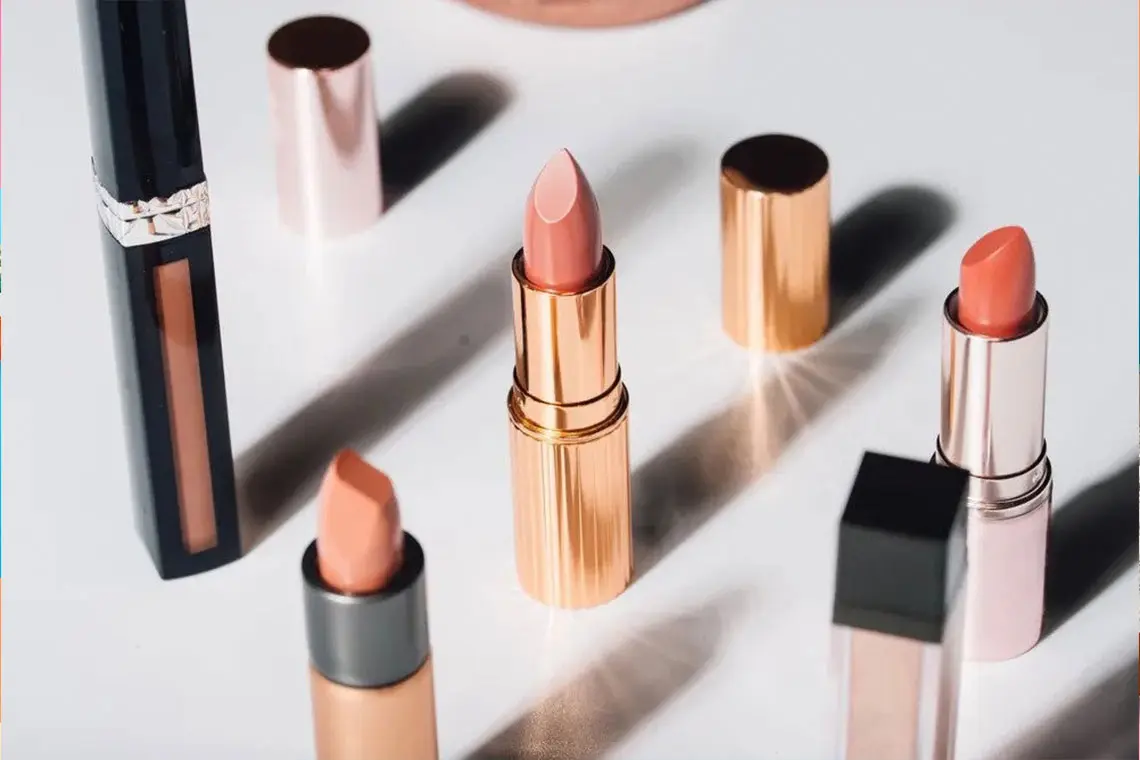 رژ لب‌های بی کیفیت سلامت خانم‌ها را به خطر می‌اندازد